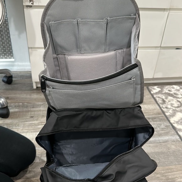 Matein Black Backpack - Picture 7 of 8